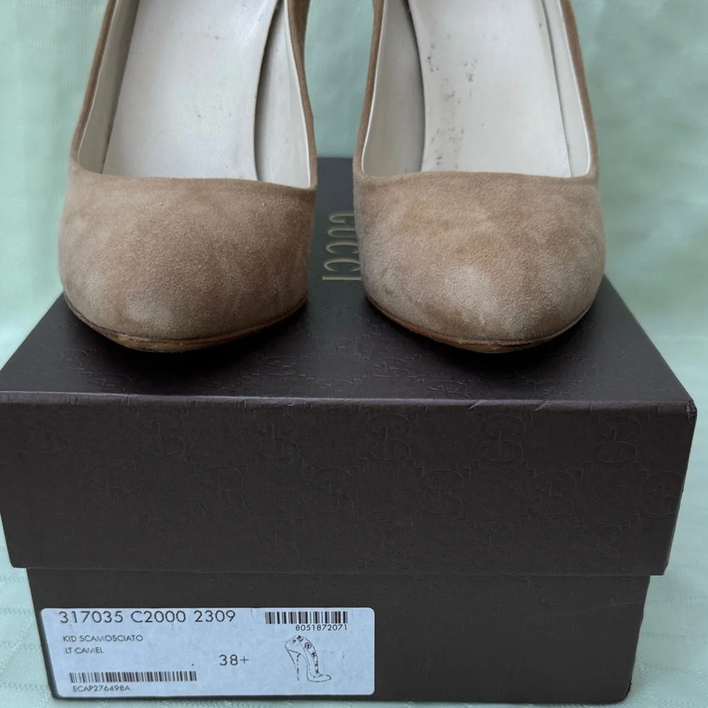Classic Gucci Tan Suede Pointed-Toe Pumps with Exclusive Gold Decor Box Included - Picture 5 of 15